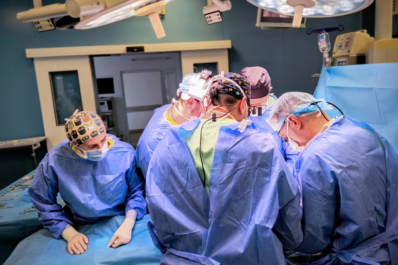 У Львові трансплантували нирку дитині, мама якої вже багато років живе із пересадженим органом - фото 3