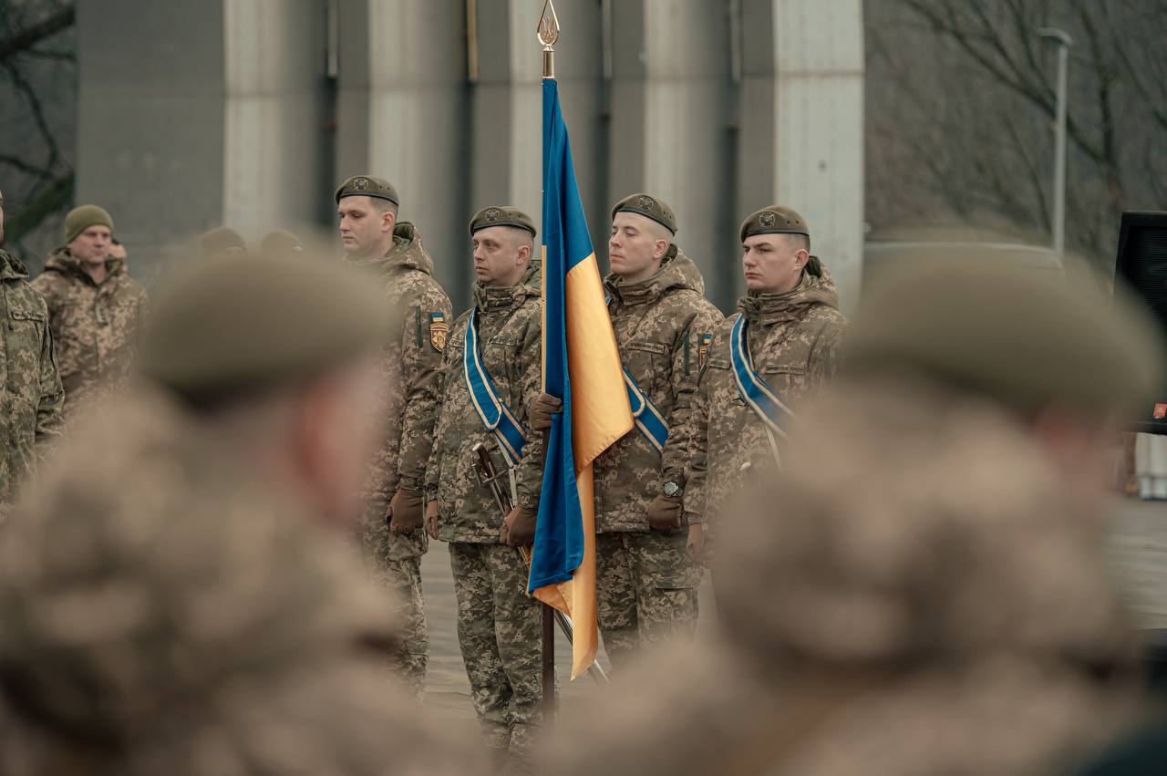 У Києві відкрили пам’ятний знак на честь Сухопутних військ ЗСУ - фото 2