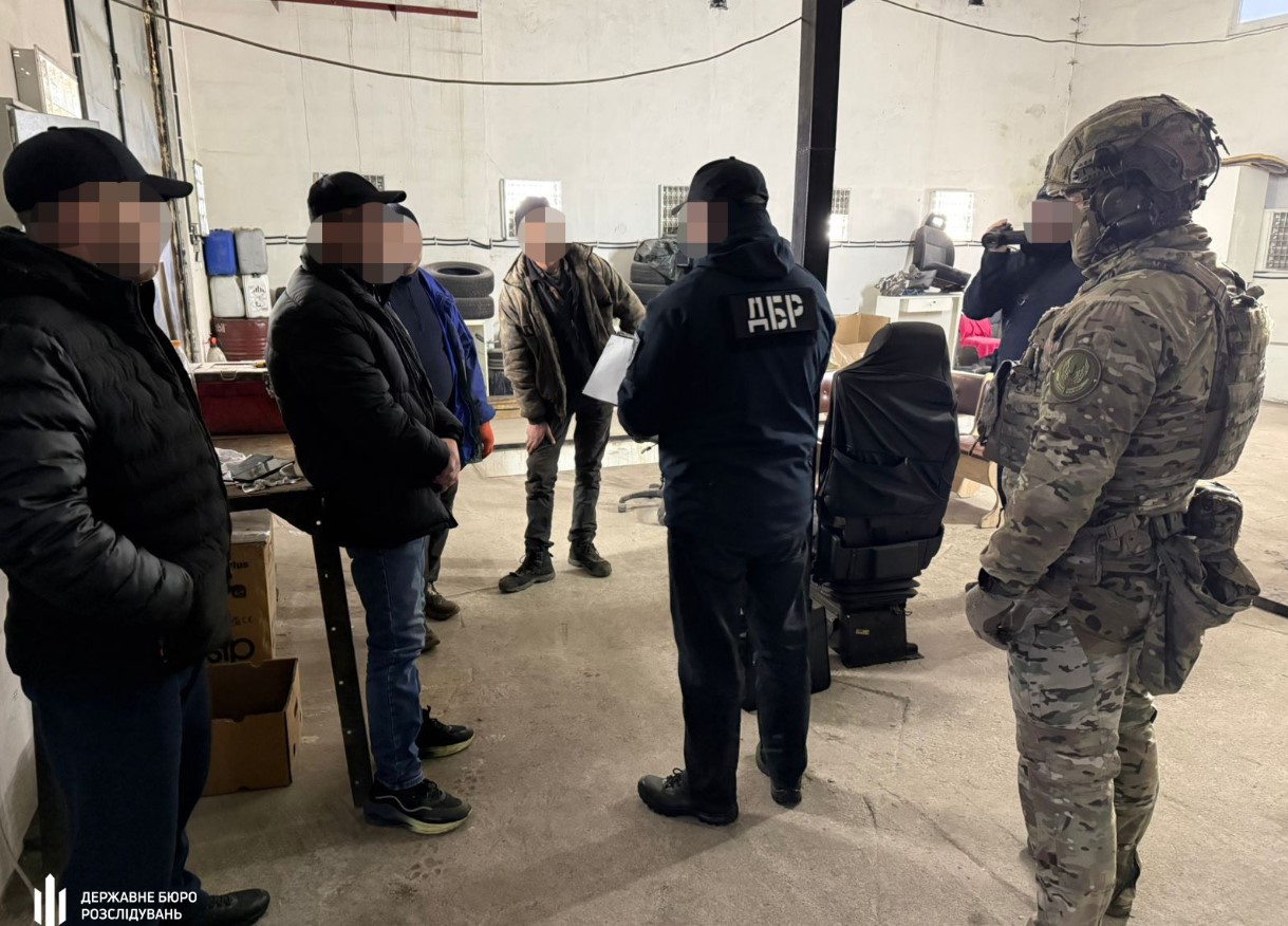 Посадовці військової частини з Хмельниччини відправляли військових працювати на СТО - фото 2