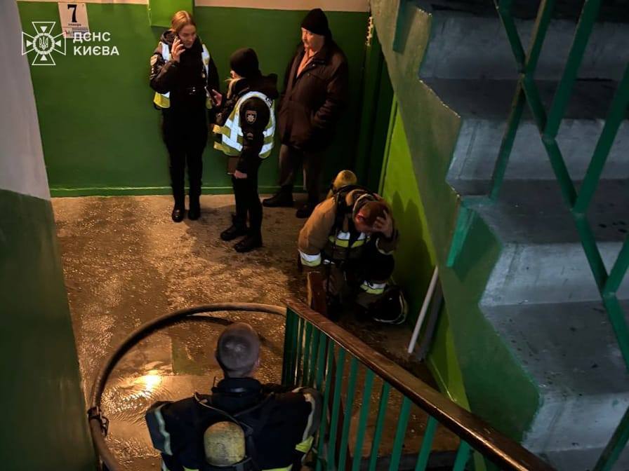 Двоє людей загинуло на пожежах у Києві - фото 2