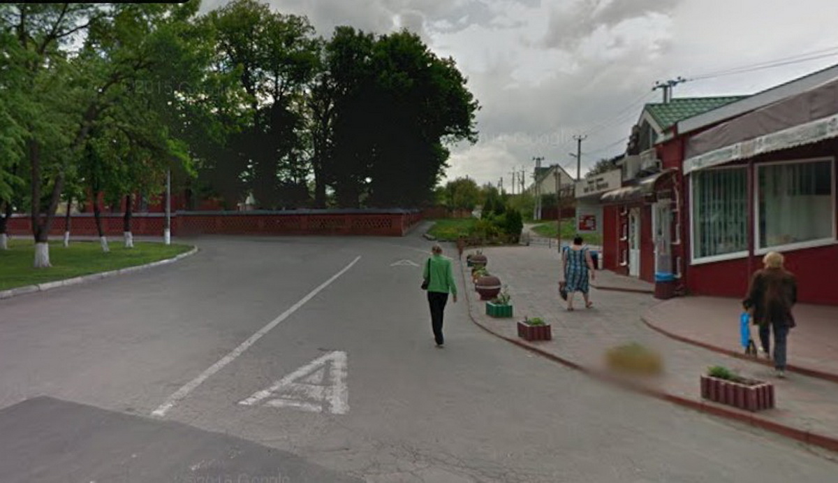 Виконком прийняв рішення про демонтаж зупинки біля церкви-усипальниці Пирогова у Вінниці