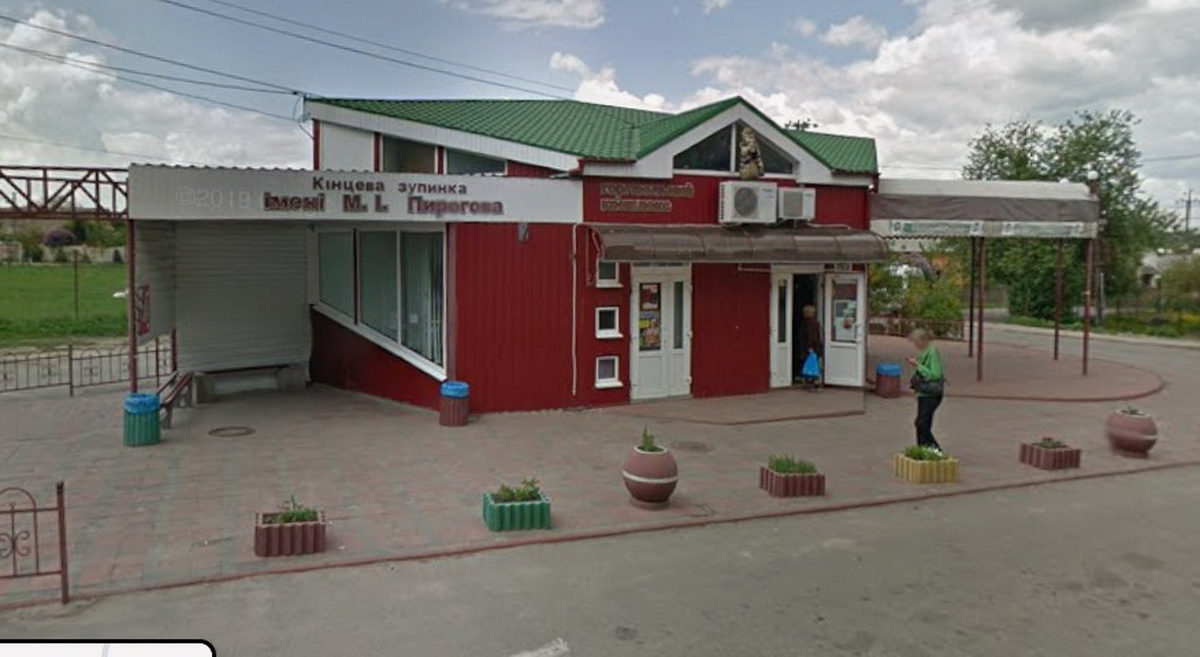 Виконком прийняв рішення про демонтаж зупинки біля церкви-усипальниці Пирогова у Вінниці - фото 2