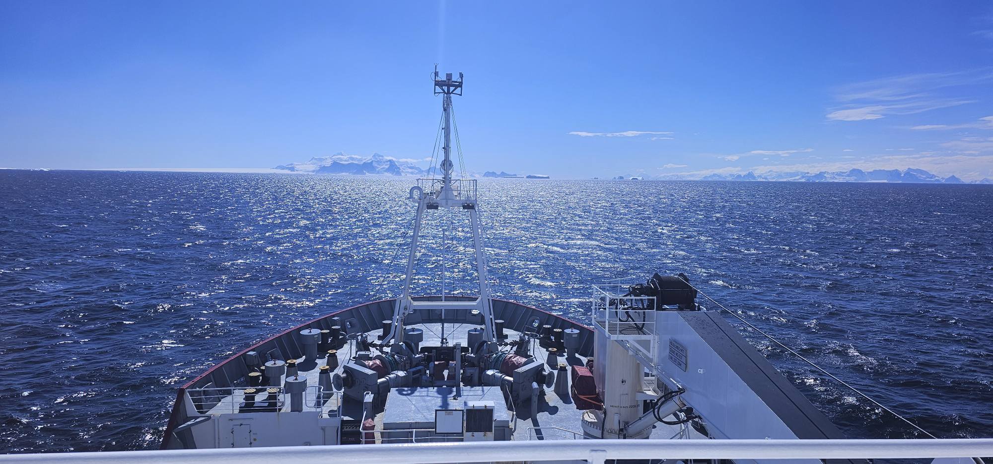 Український криголам «Ноосфера» вперше вийшов за Південне полярне коло - фото 2