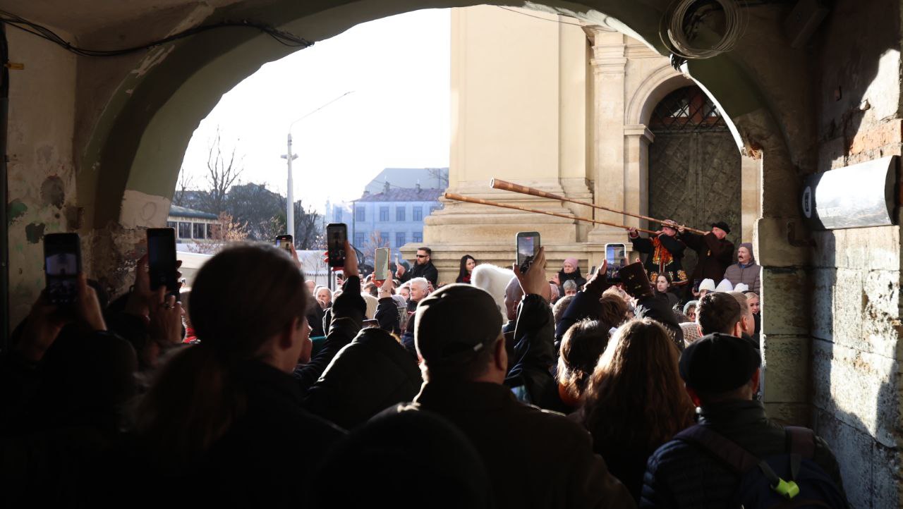 У Львові під оплески попрощалися зі Степаном Гігою. Фото