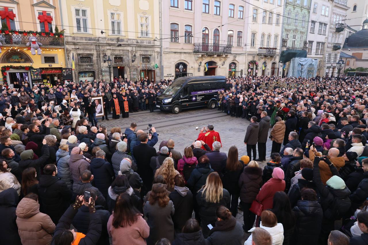Військовий оркестр зіграв на похороні Степана Гіги. Фото - фото 6