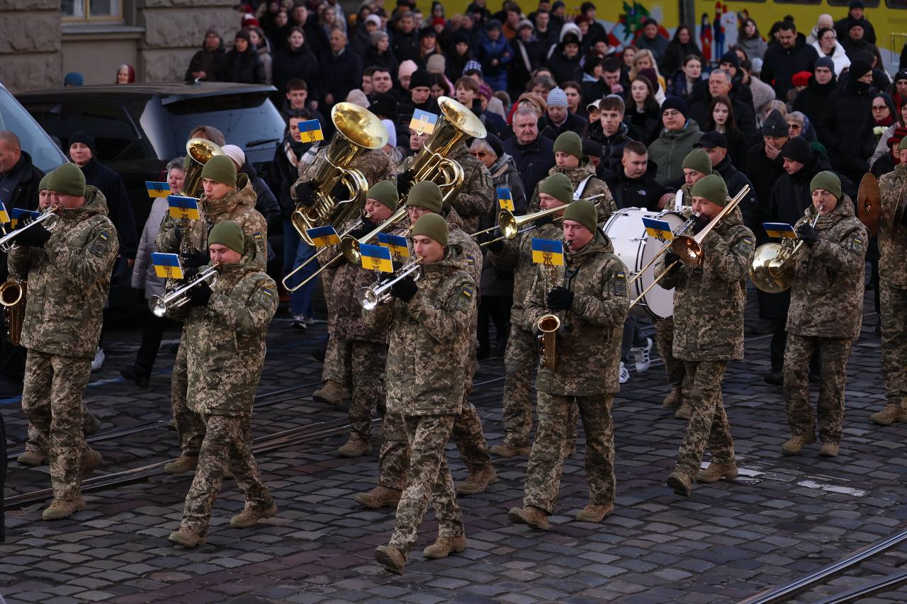 Військовий оркестр зіграв на похороні Степана Гіги. Фото - фото 5