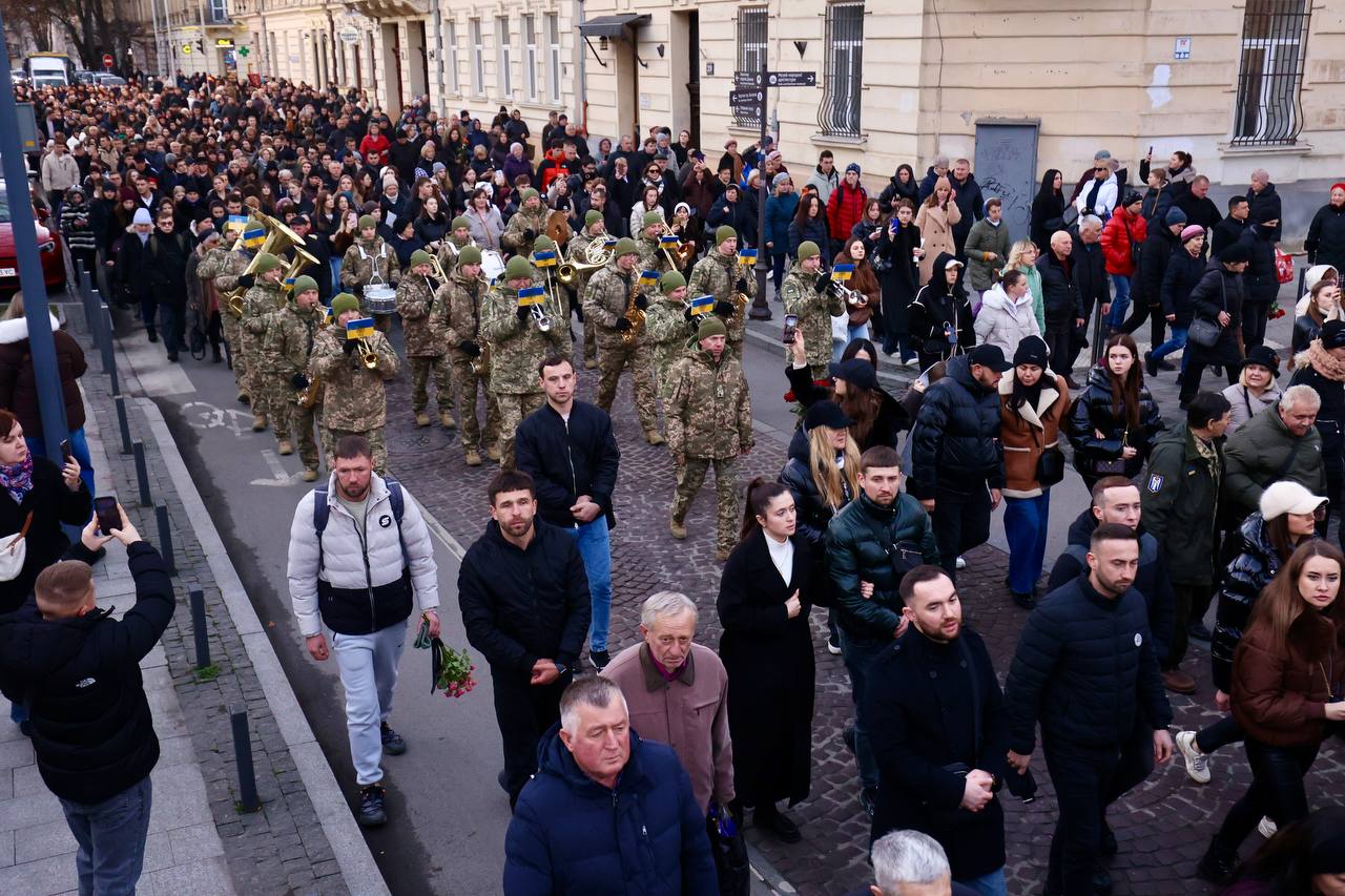 Військовий оркестр зіграв на похороні Степана Гіги. Фото - фото 4