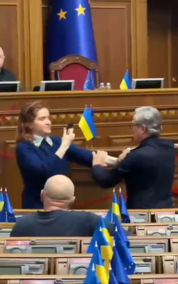 Сутички в Раді: Безугла вимагає звільнення Сирського - фото 2