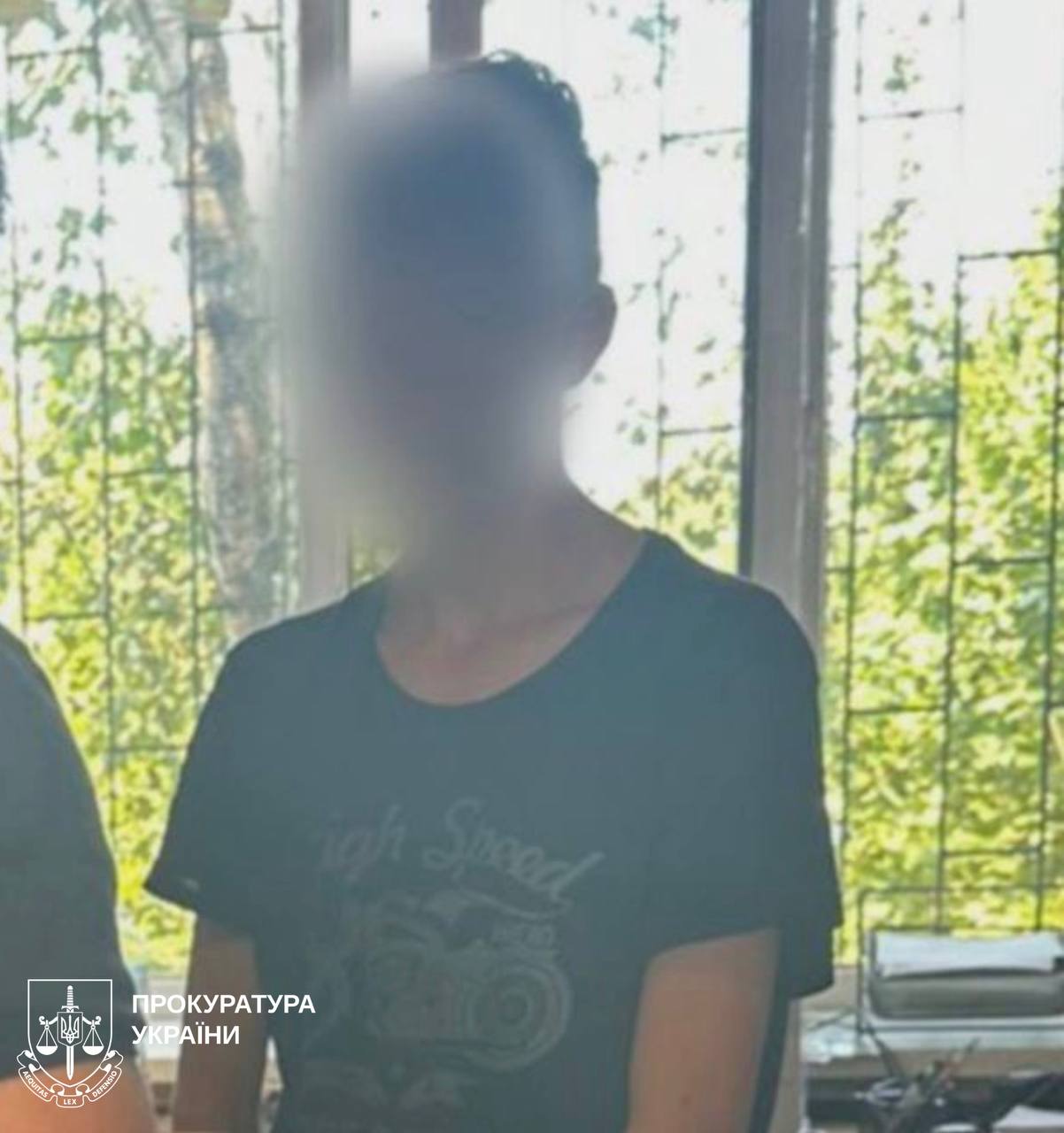 На Харківщині зґвалтували 14-річного хлопця, який втратив маму і працював на кривдника