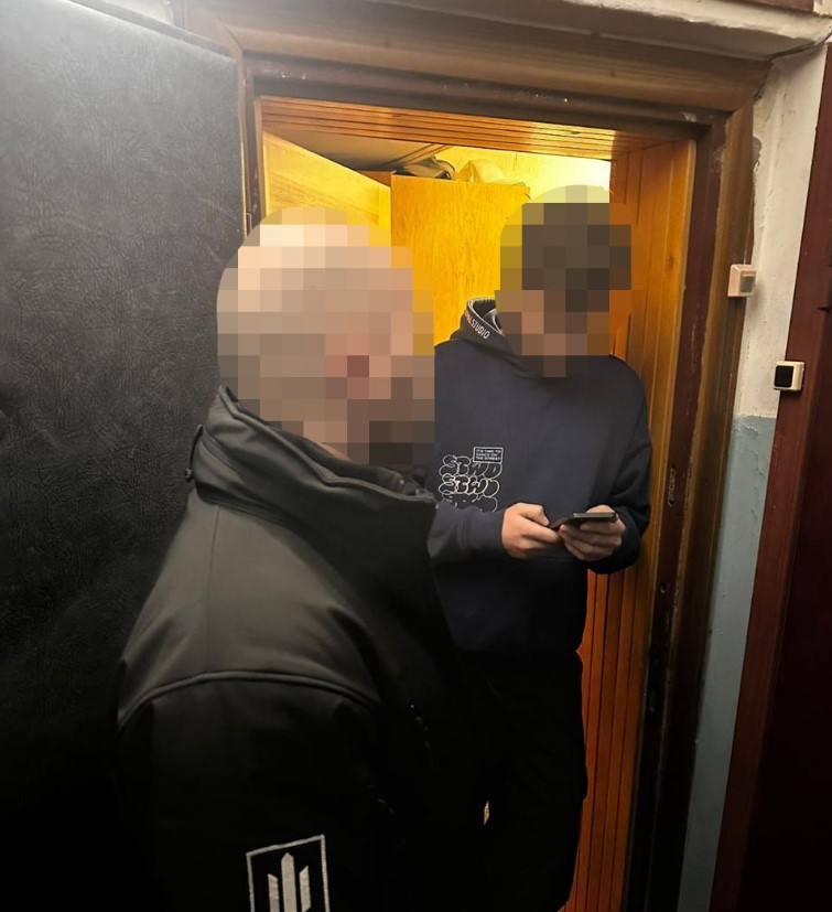 У військовій частині на Київщині стороннім людям виплатили 15,5 млн грн, деякі з них – в розшуку ТЦК