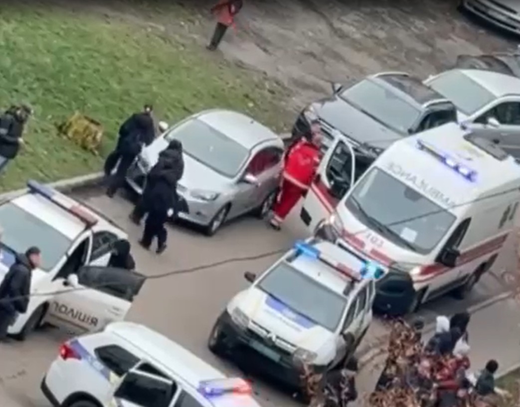 Порушник чинив опір та застосував газ дратівливої дії: у Києві розповіли, як затримували чоловіка