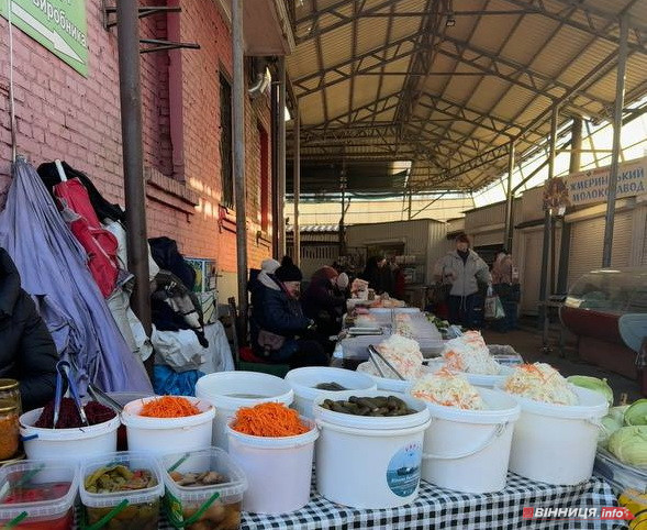 Атмосфера та ціни на вінницькому базарі: у скільки обійдеться святковий стіл 2025 - фото 6