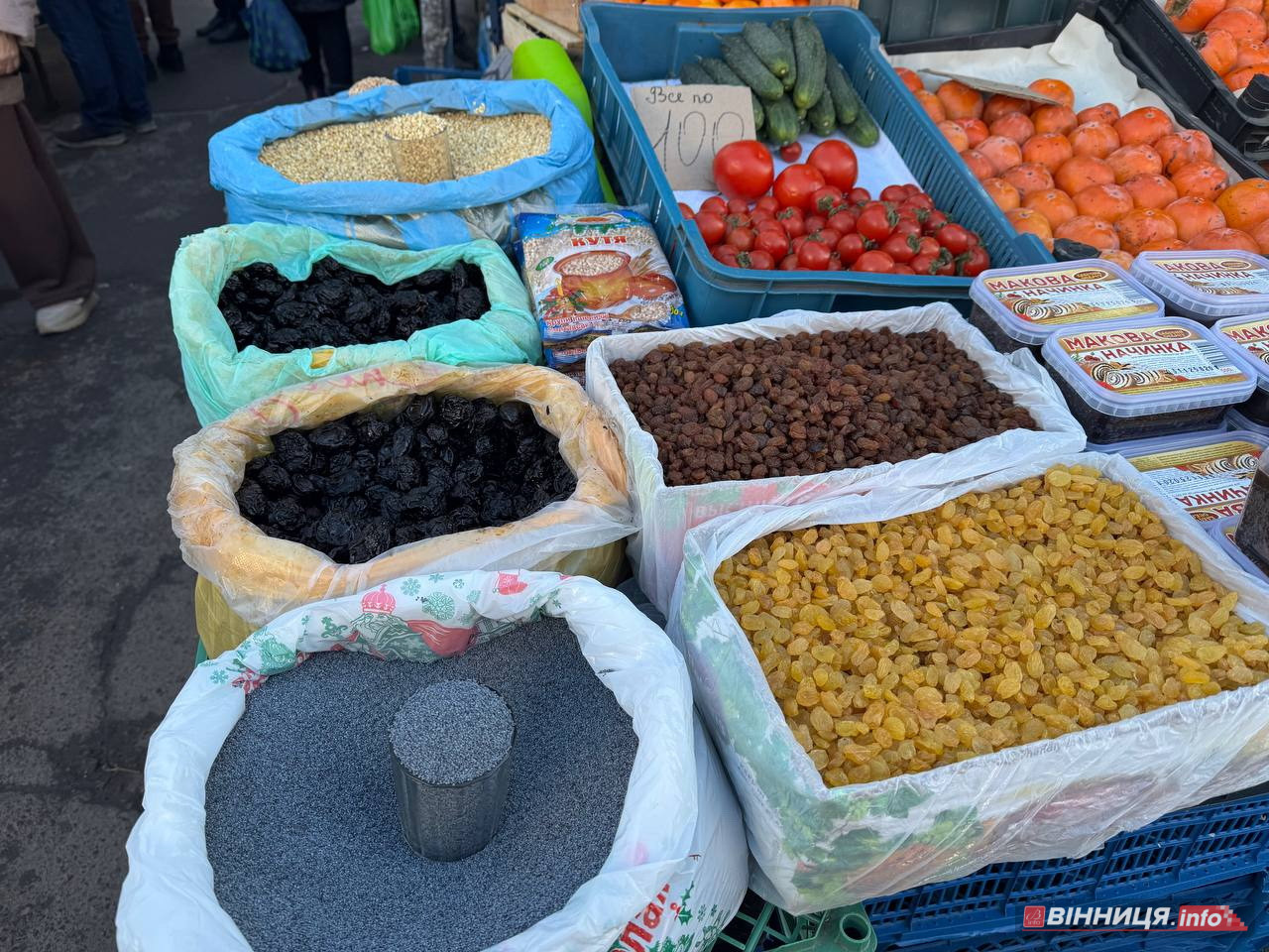 Атмосфера та ціни на вінницькому базарі: у скільки обійдеться святковий стіл 2025 - фото 3