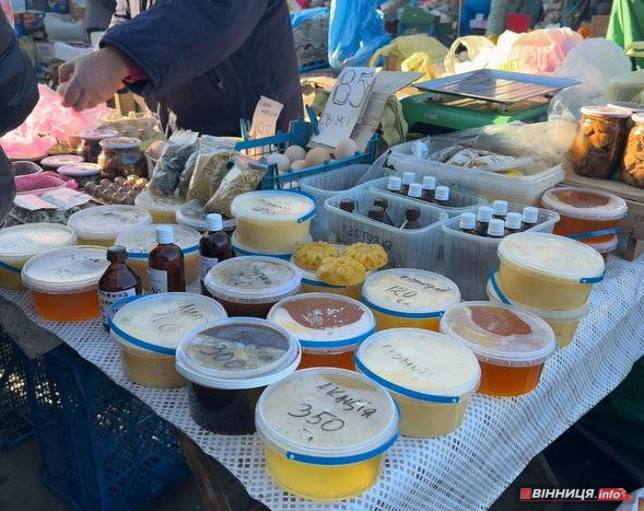 Атмосфера та ціни на вінницькому базарі: у скільки обійдеться святковий стіл 2025 - фото 5