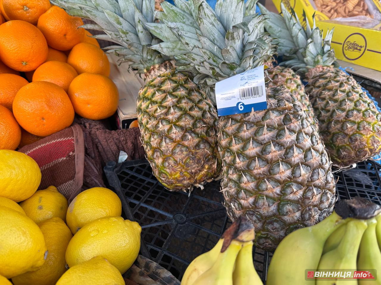 Атмосфера та ціни на вінницькому базарі: у скільки обійдеться святковий стіл 2025 - фото 31