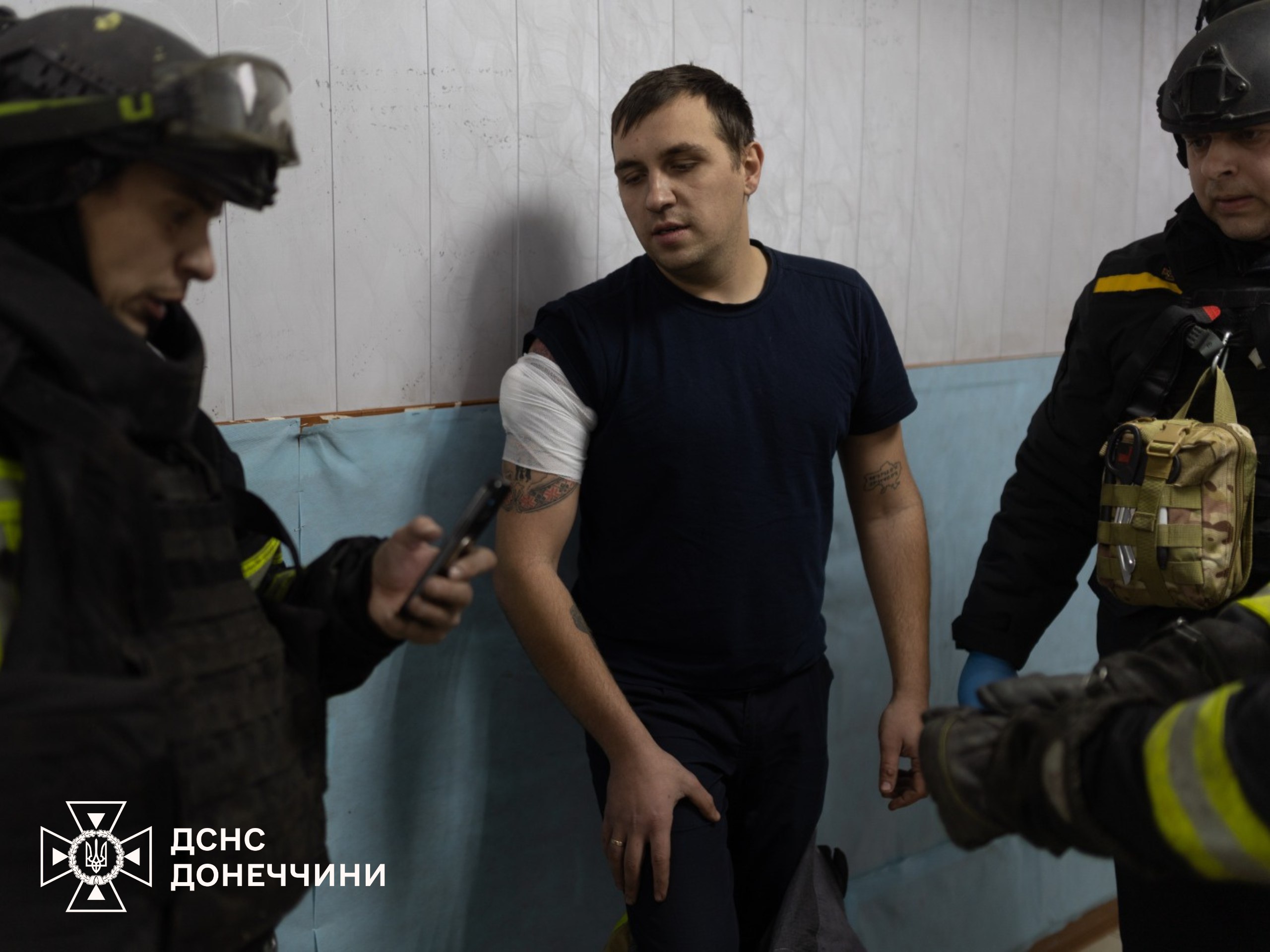 Російський дрон атакував рятувальників у Дружківці, є поранені - фото 2