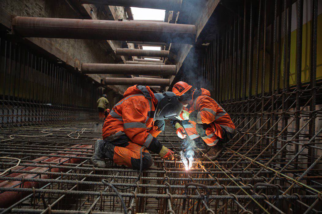 Метро на Виноградар: будівництво триває цілодобово на шести майданчиках