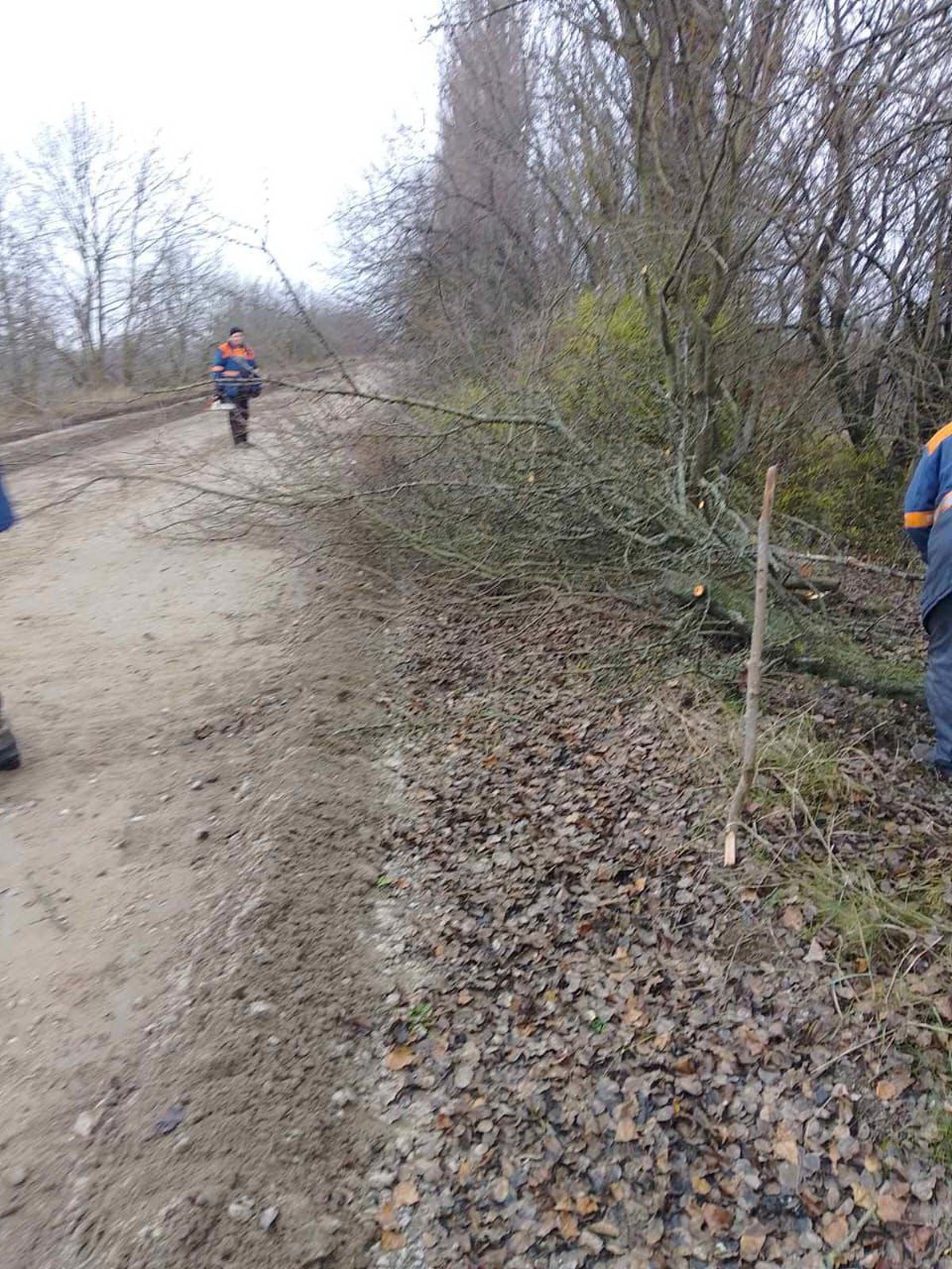 Дорожники проводять роботи на місцевих автошляхах Вінниччини