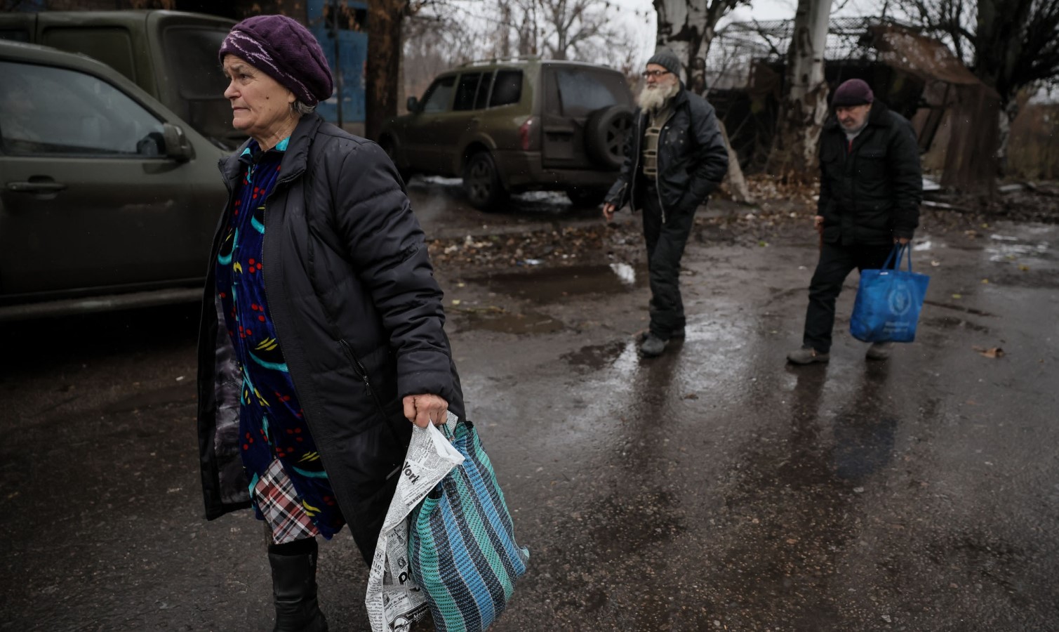 На бронетранспортері евакуювали останніх жителів Часового Яру. Фото
