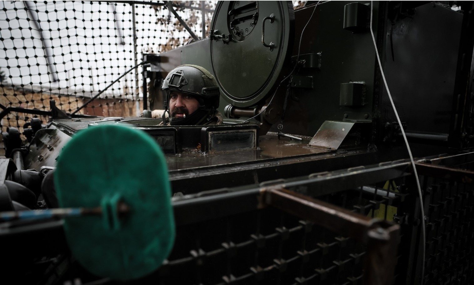 На бронетранспортері евакуювали останніх жителів Часового Яру. Фото - фото 3