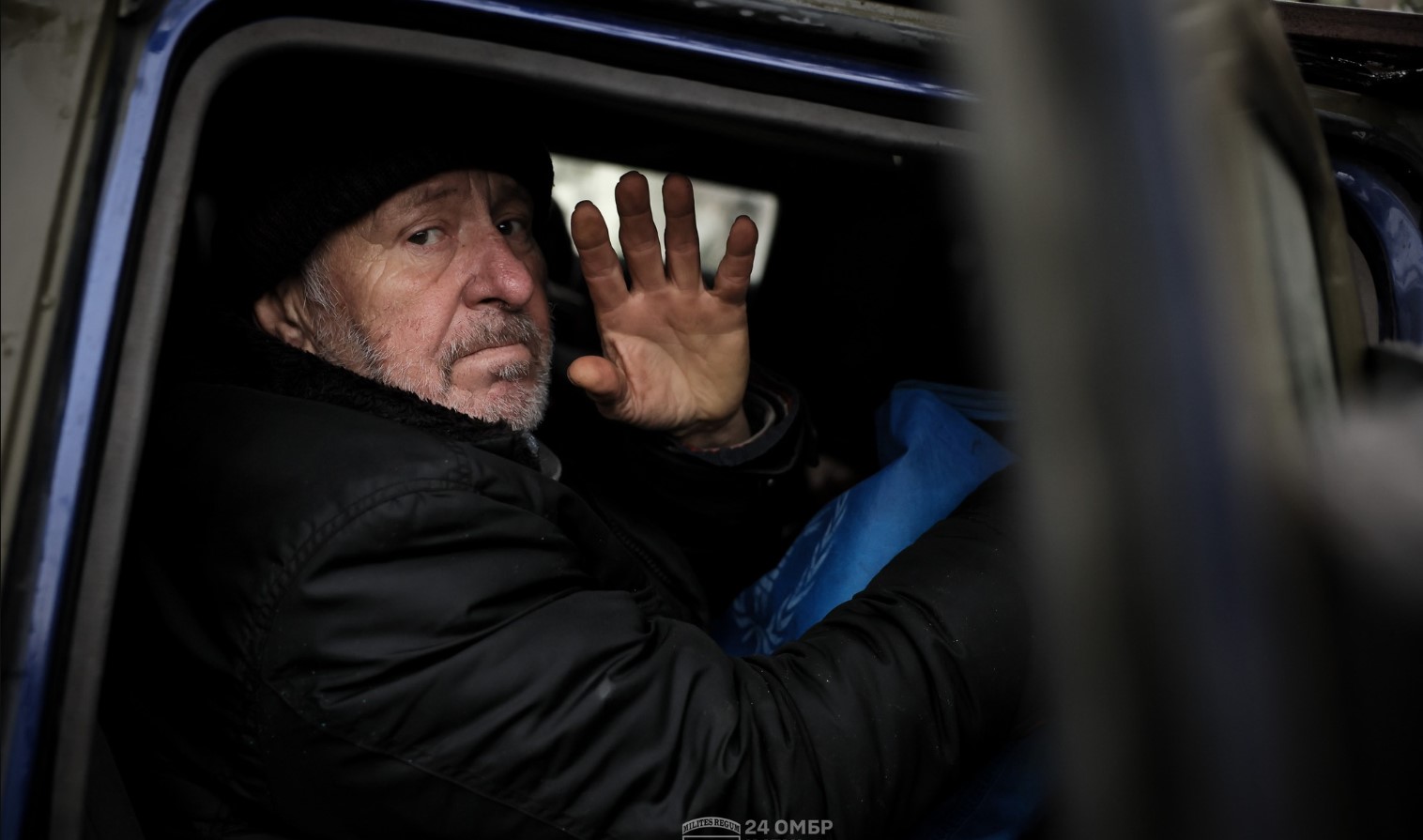 На бронетранспортері евакуювали останніх жителів Часового Яру. Фото - фото 7