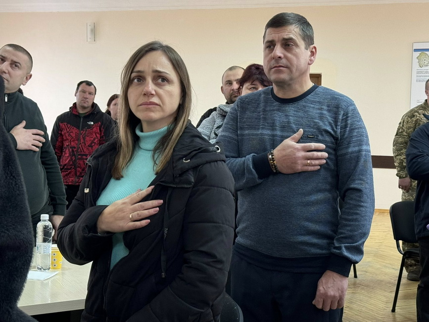 На Вінниччині передали державні нагороди родинам 8 полеглих воїнів - фото 26