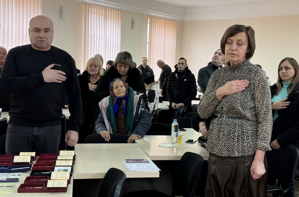 На Вінниччині передали державні нагороди родинам 8 полеглих воїнів - фото 28