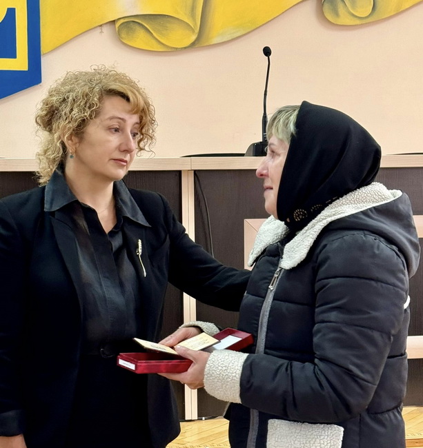 На Вінниччині передали державні нагороди родинам 8 полеглих воїнів - фото 4