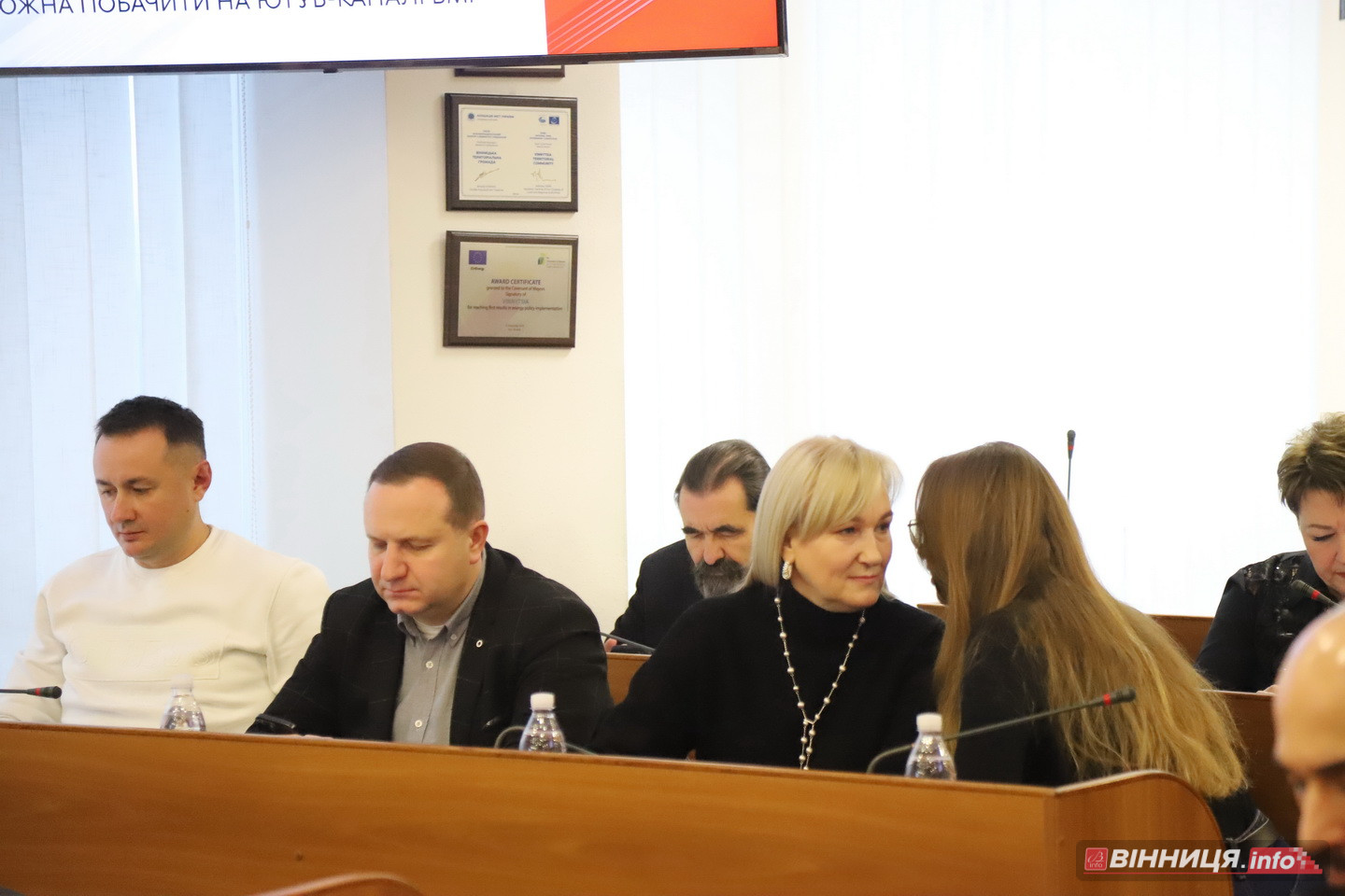 У Вінниці відбулося останнє у 2025 році засідання міськради: які рішення ухвалили депутати - фото 39