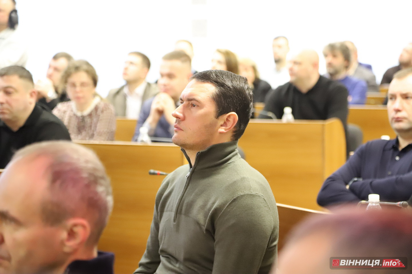 У Вінниці відбулося останнє у 2025 році засідання міськради: які рішення ухвалили депутати - фото 35