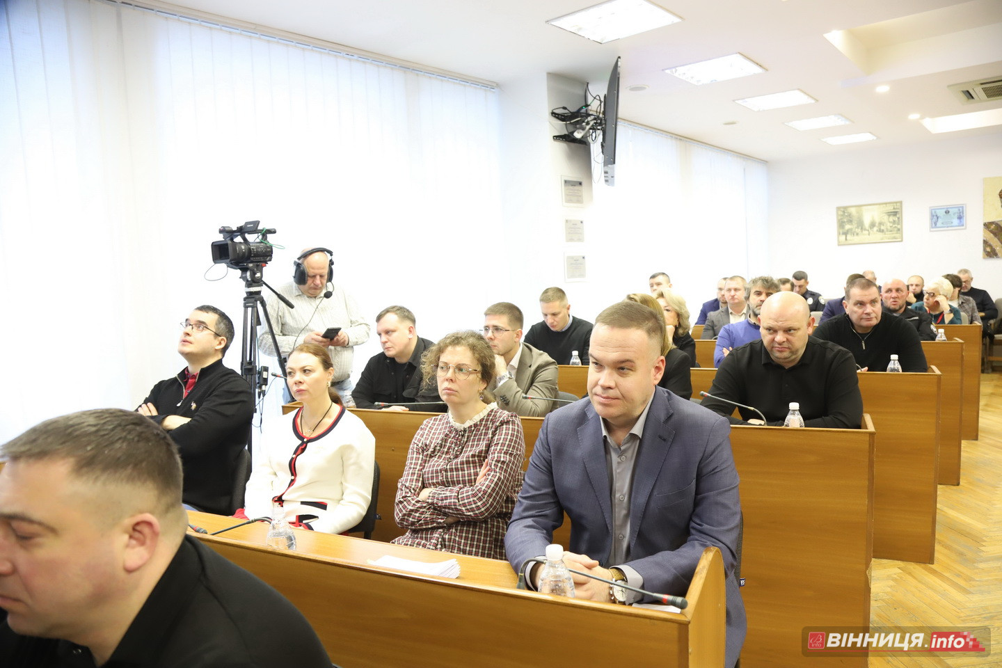 У Вінниці відбулося останнє у 2025 році засідання міськради: які рішення ухвалили депутати - фото 41