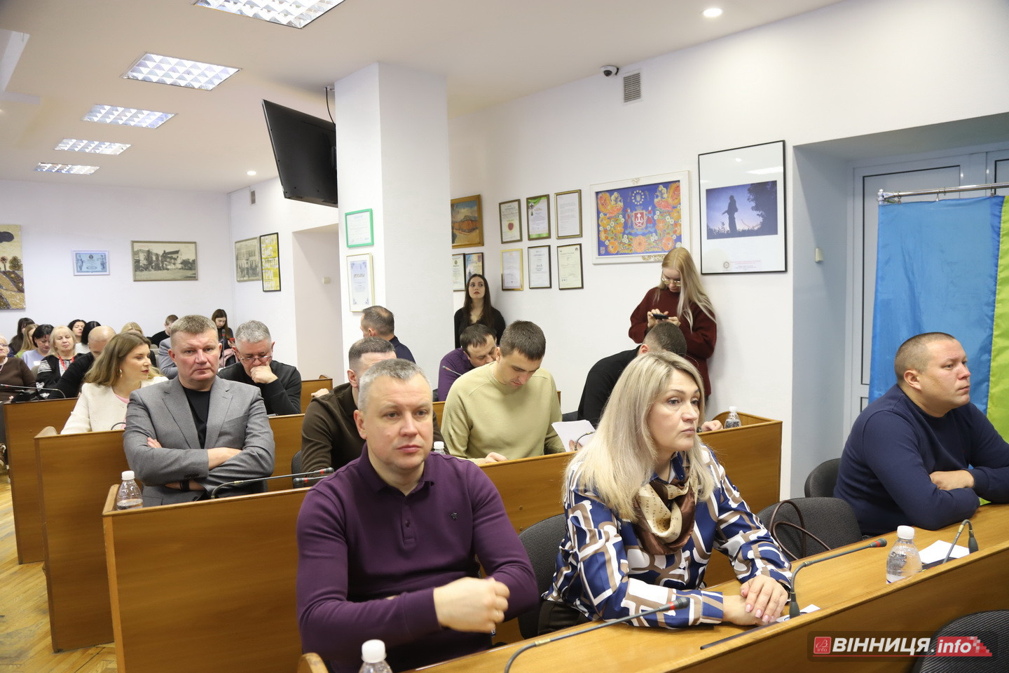 У Вінниці відбулося останнє у 2025 році засідання міськради: які рішення ухвалили депутати - фото 37