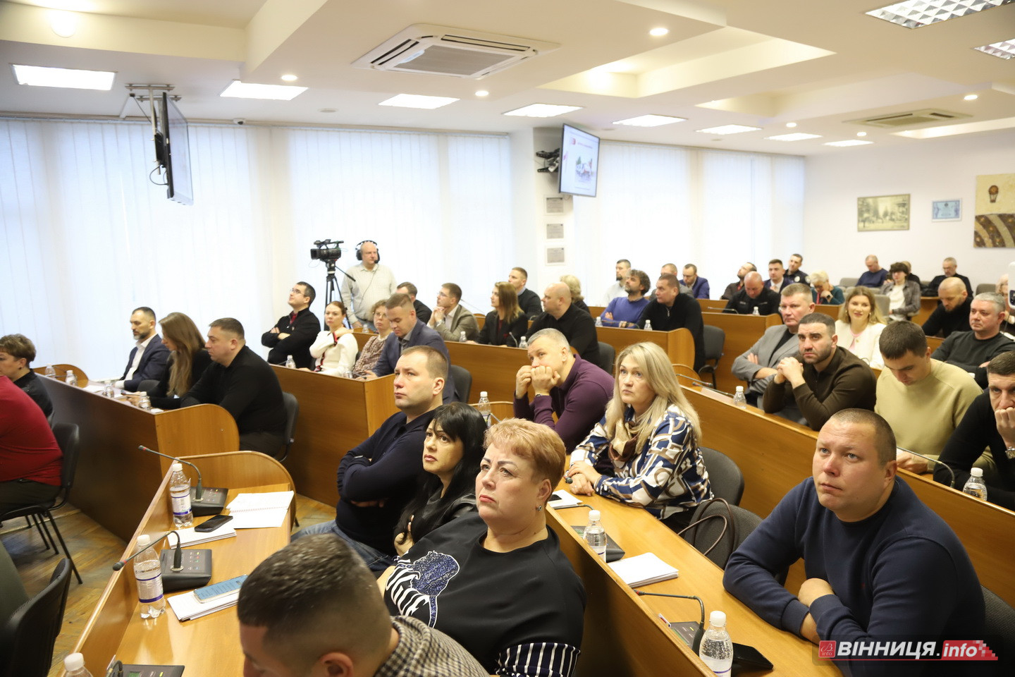 У Вінниці відбулося останнє у 2025 році засідання міськради: які рішення ухвалили депутати - фото 47