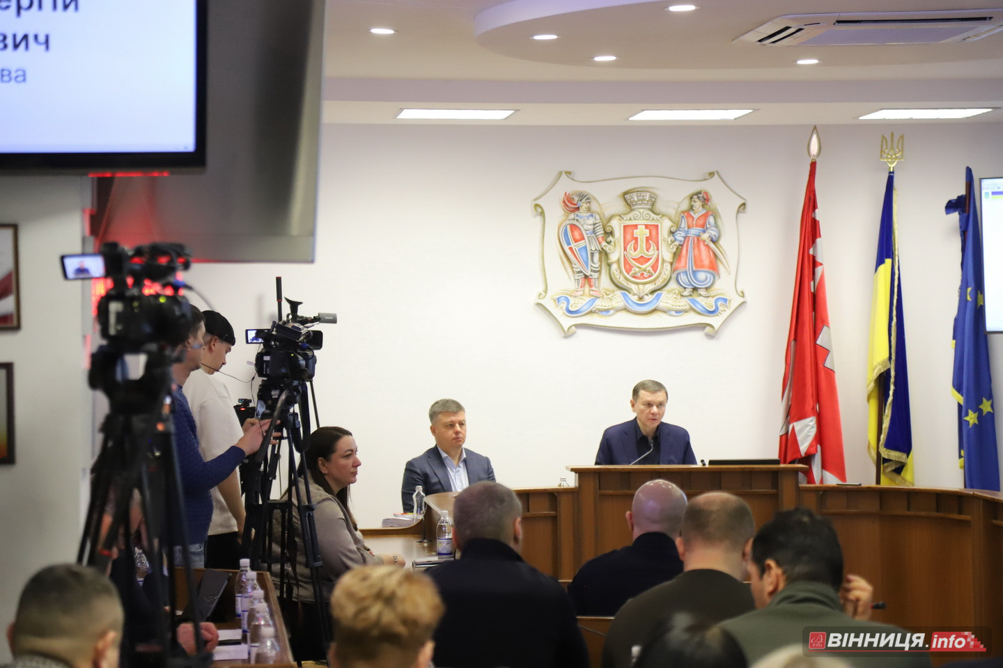 У Вінниці відбулося останнє у 2025 році засідання міськради: які рішення ухвалили депутати - фото 13