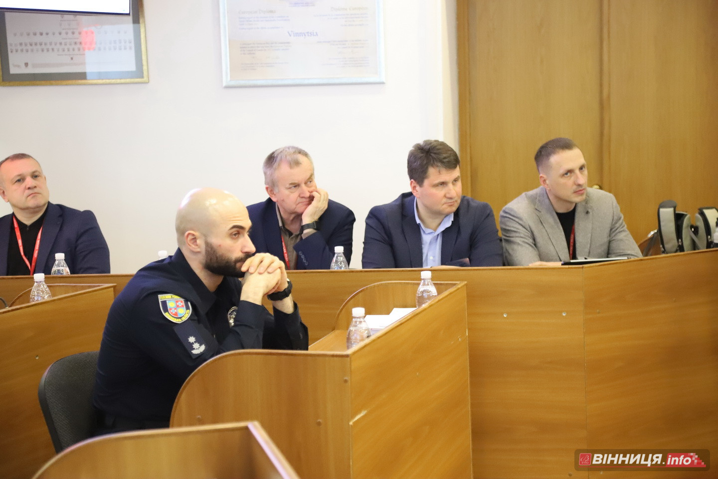 У Вінниці відбулося останнє у 2025 році засідання міськради: які рішення ухвалили депутати - фото 31