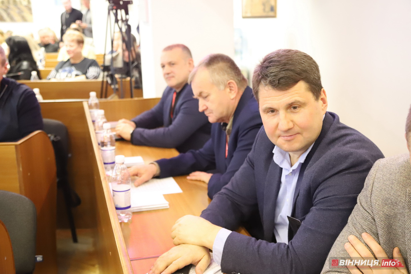 У Вінниці відбулося останнє у 2025 році засідання міськради: які рішення ухвалили депутати - фото 44