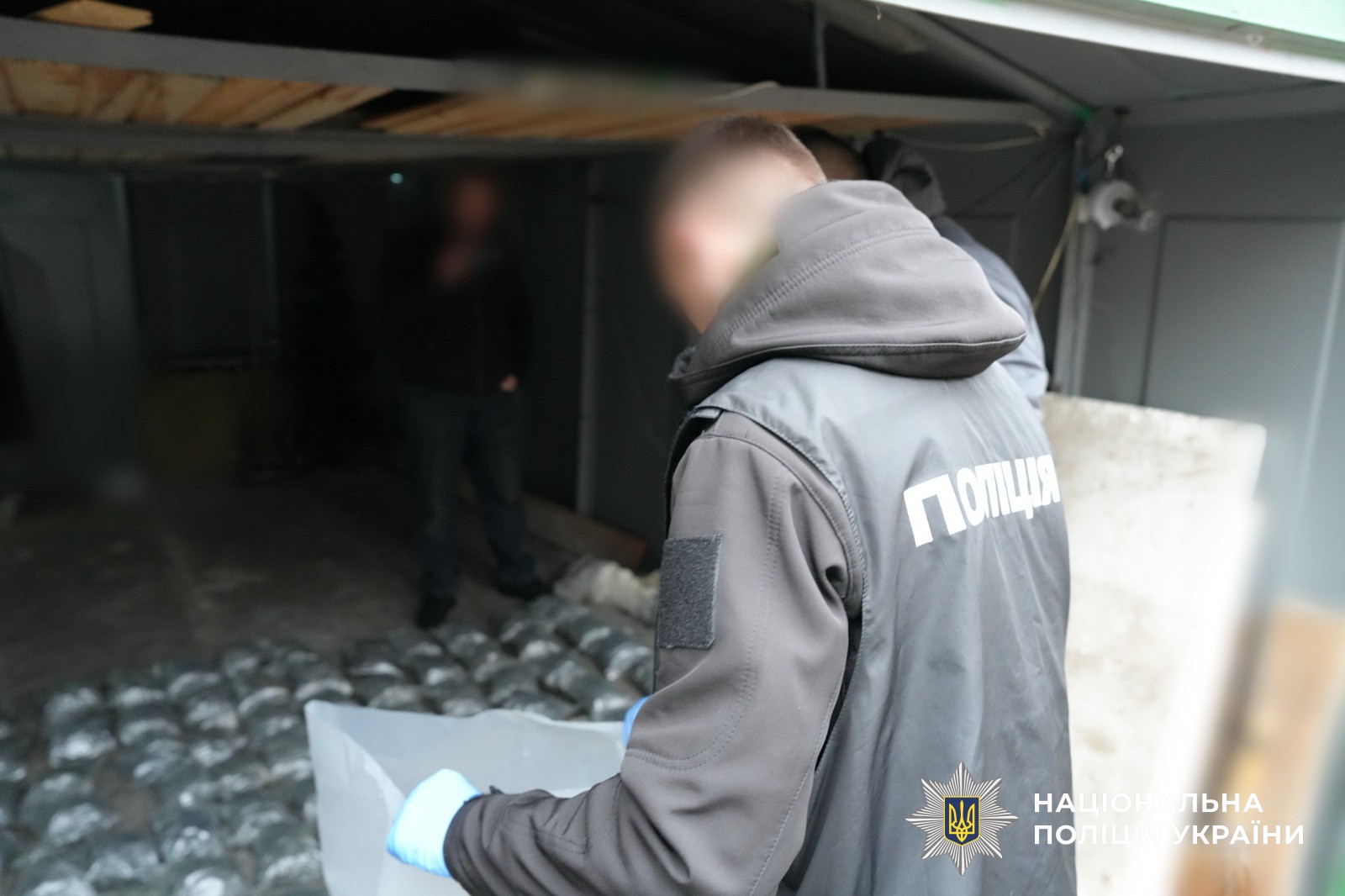 В Україні розкрили масштабну наркосхему: вилучили близько 160 кг психотропів - фото 4