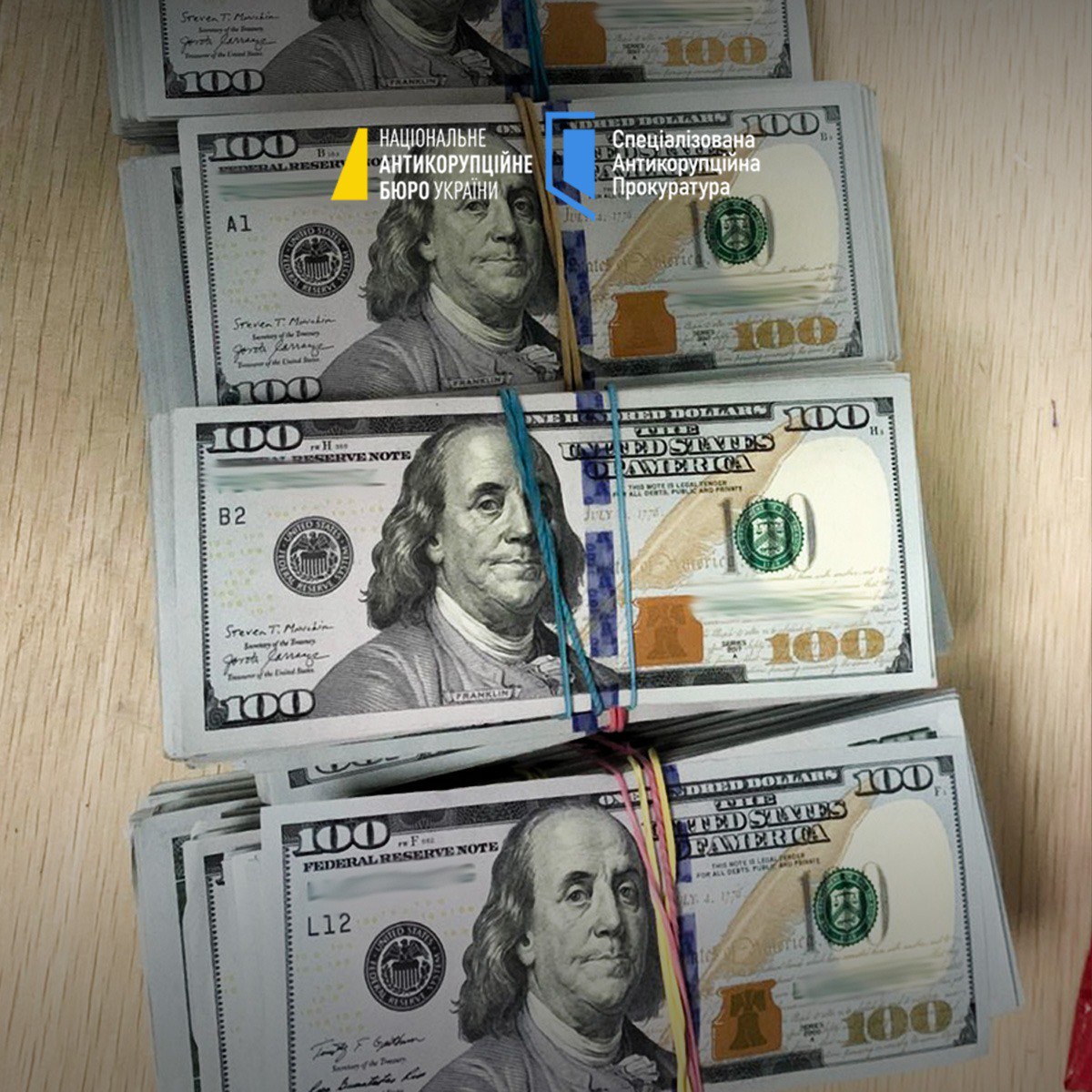 30 000 доларів за забудову в Луцьку: депутатам обласної і міської рад повідомили про підозру