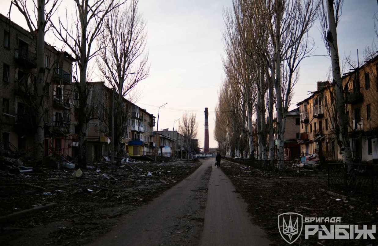 Фото знищеного росіянами Добропілля показала бригада «Рубіж» - фото 2