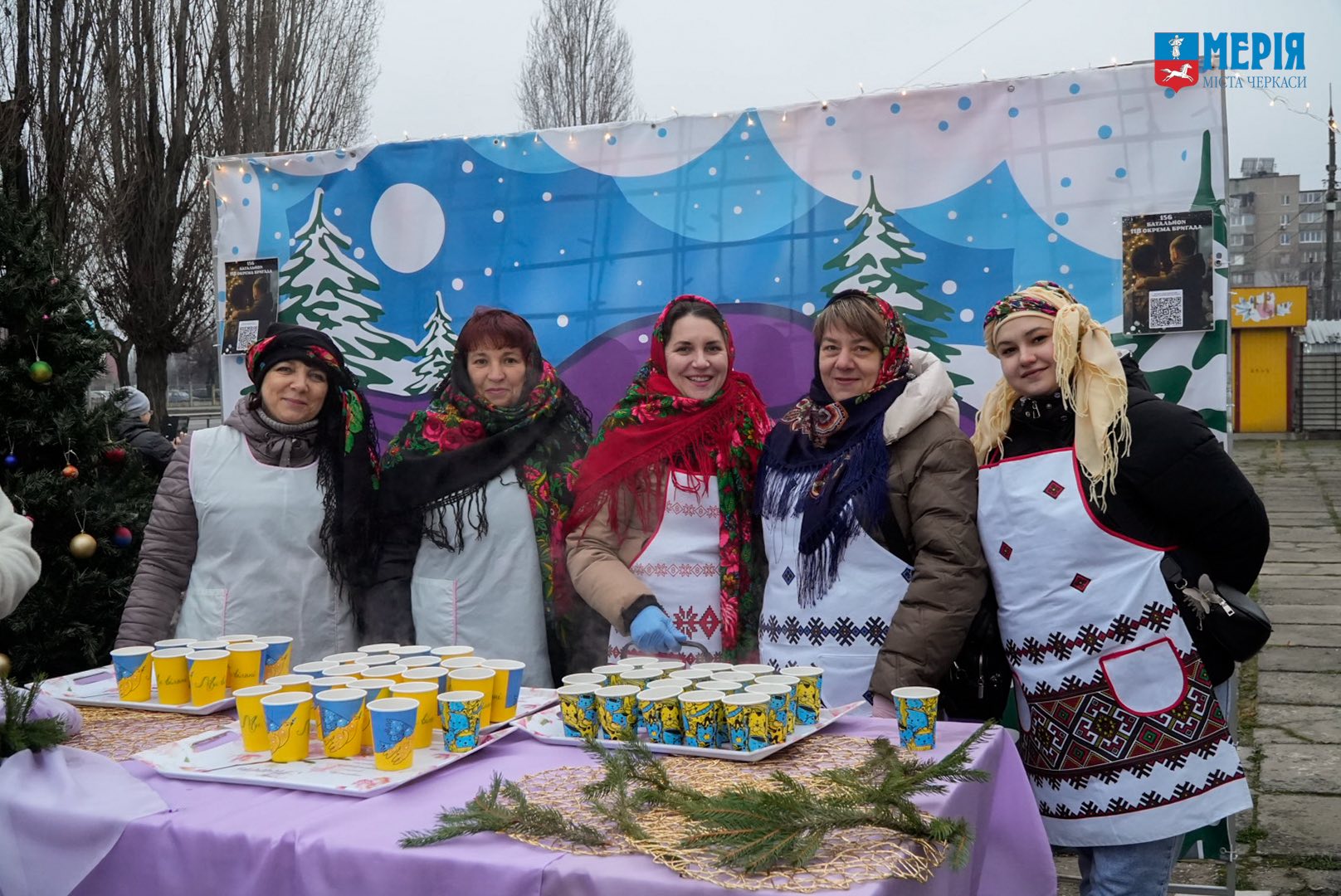У південно-західному мікрорайоні Черкас відкрили різдвяне містечко - фото 4