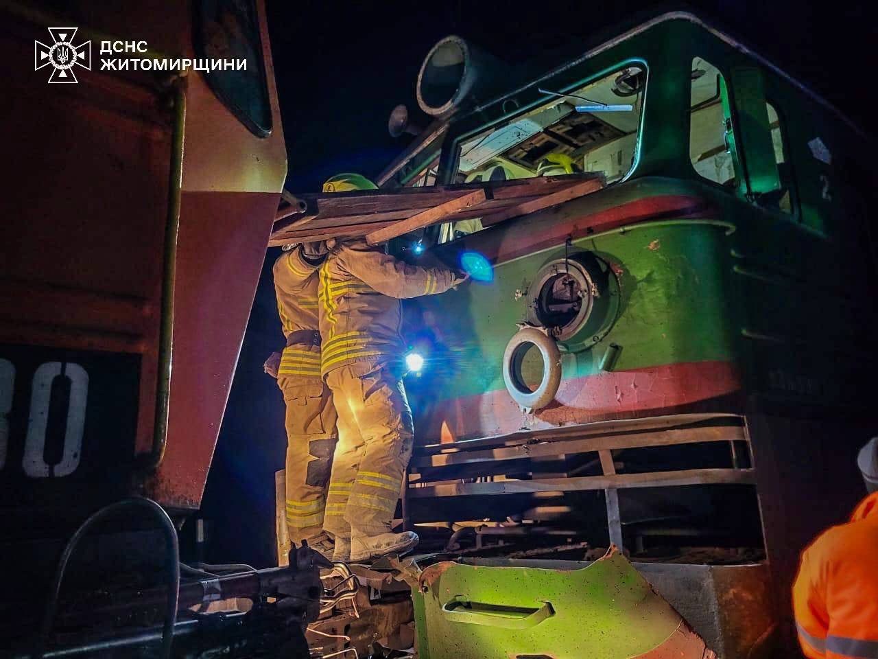 Потяг зійшов з колій біля Коростеня внаслідок детонації дрона