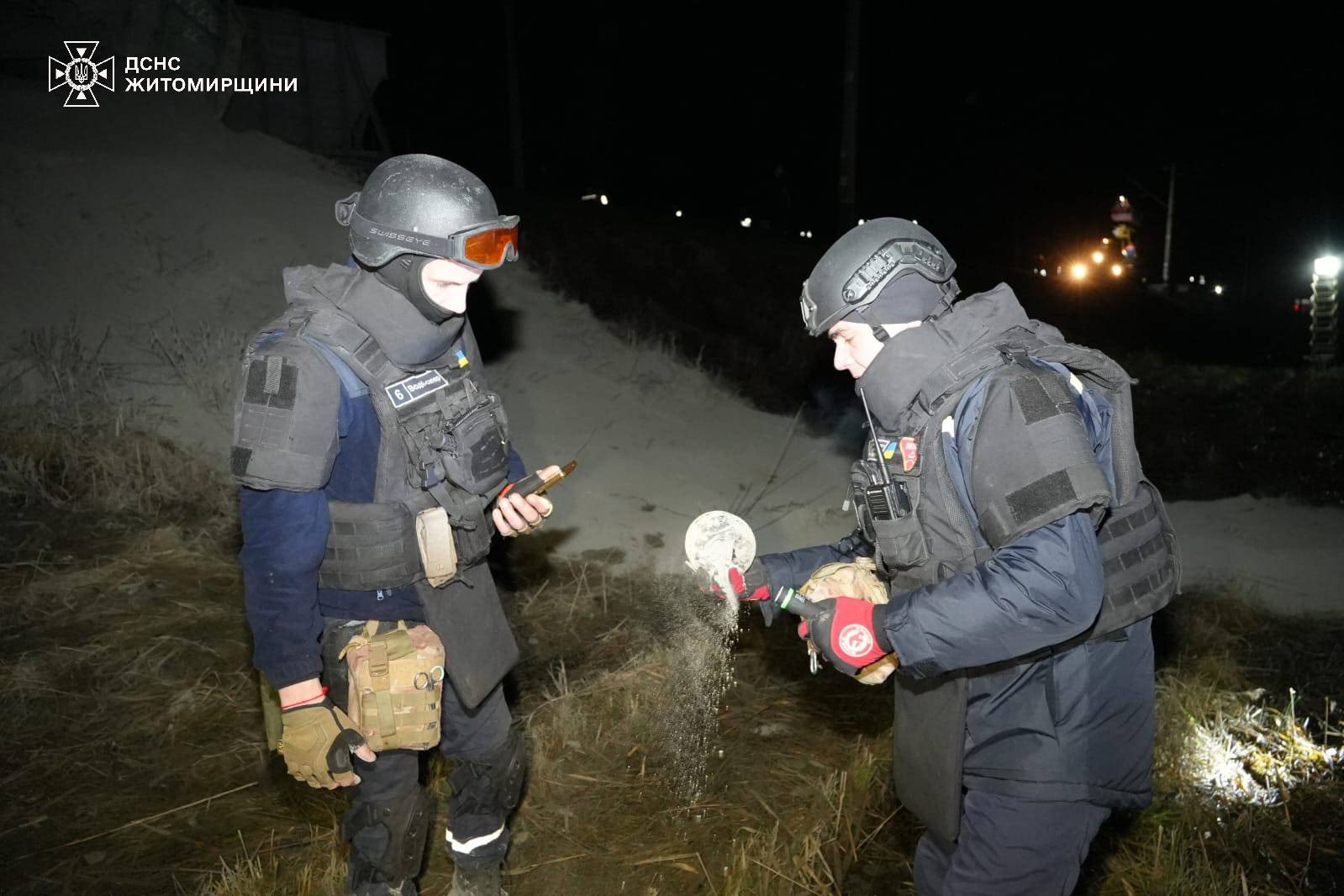 Потяг зійшов з колій біля Коростеня внаслідок детонації дрона - фото 3