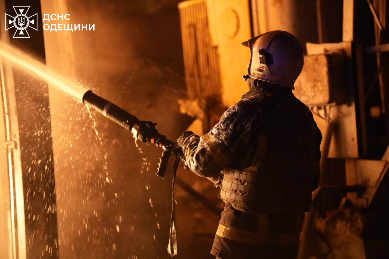 На Одещині знову атаковані енергетичні об’єкти, велика кількість осель – без світла - фото 5