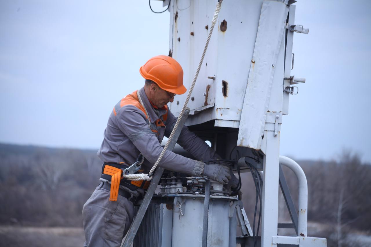 Зеленський: Вдячний всім нашим енергетикам за роботу заради збереження добробуту