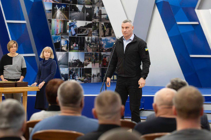 Віталій Кличко привітав столичних енергетиків із професійним святом