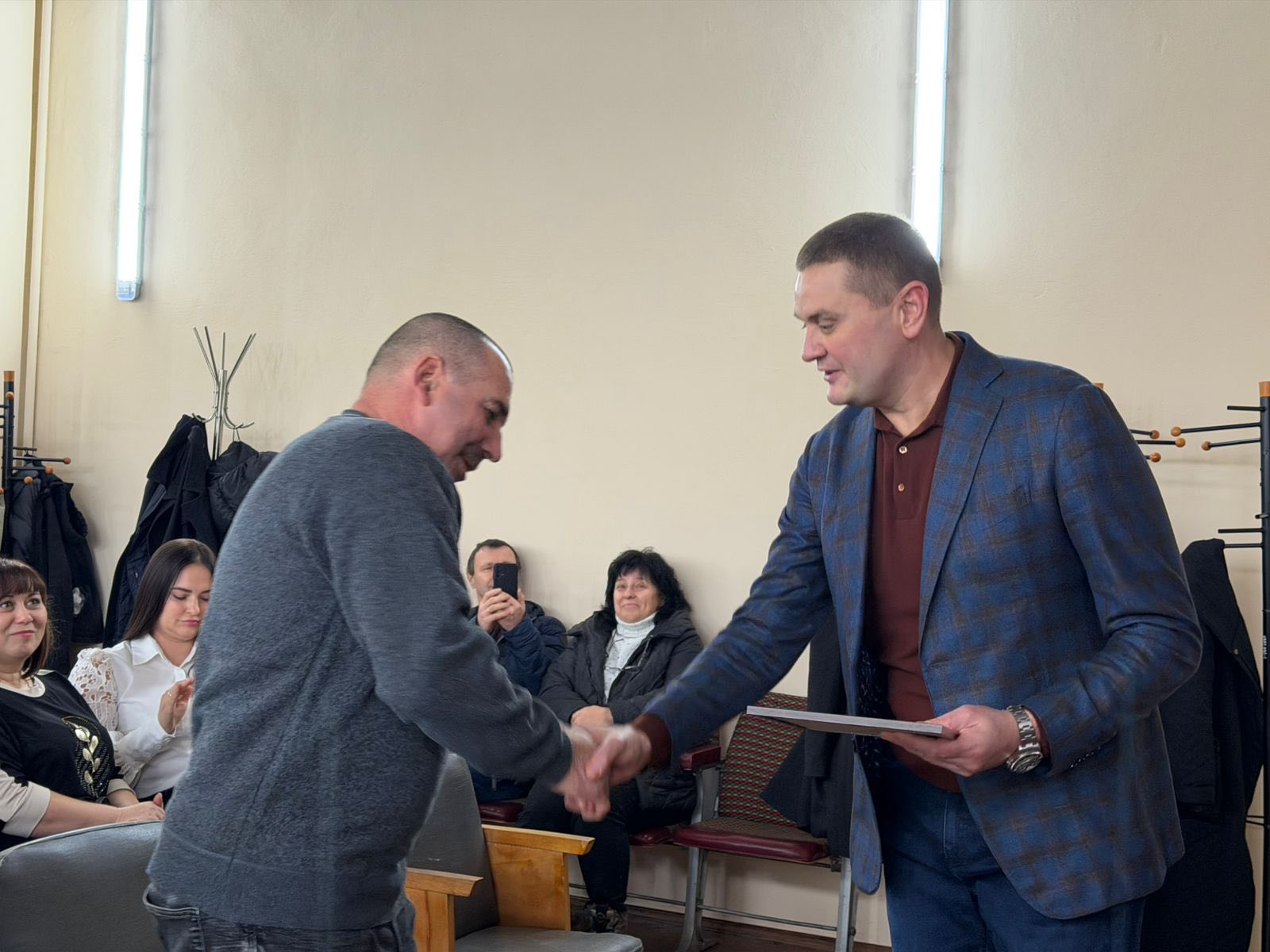 Черкасиобленерго: «Завдяки нашим захисникам ми зберегли свою державу, а завдяки енергетикам - світло в домівках» - фото 4