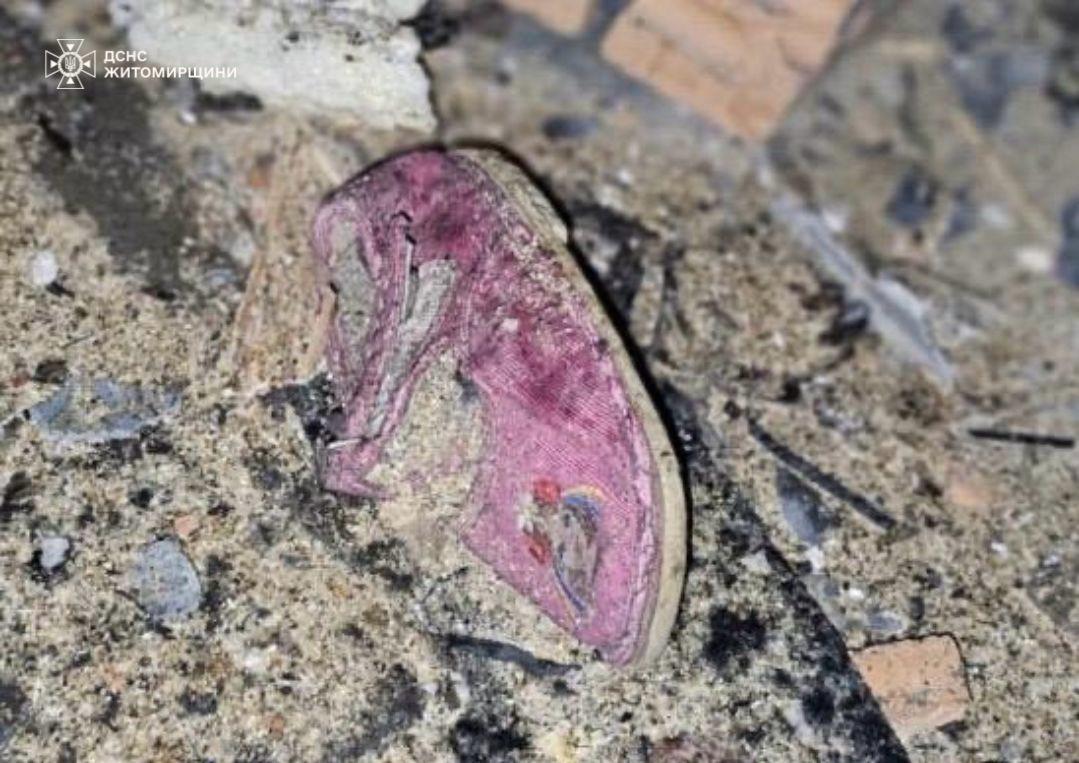 Маленька дитина загинула внаслідок обстрілу Житомирщини - фото 5