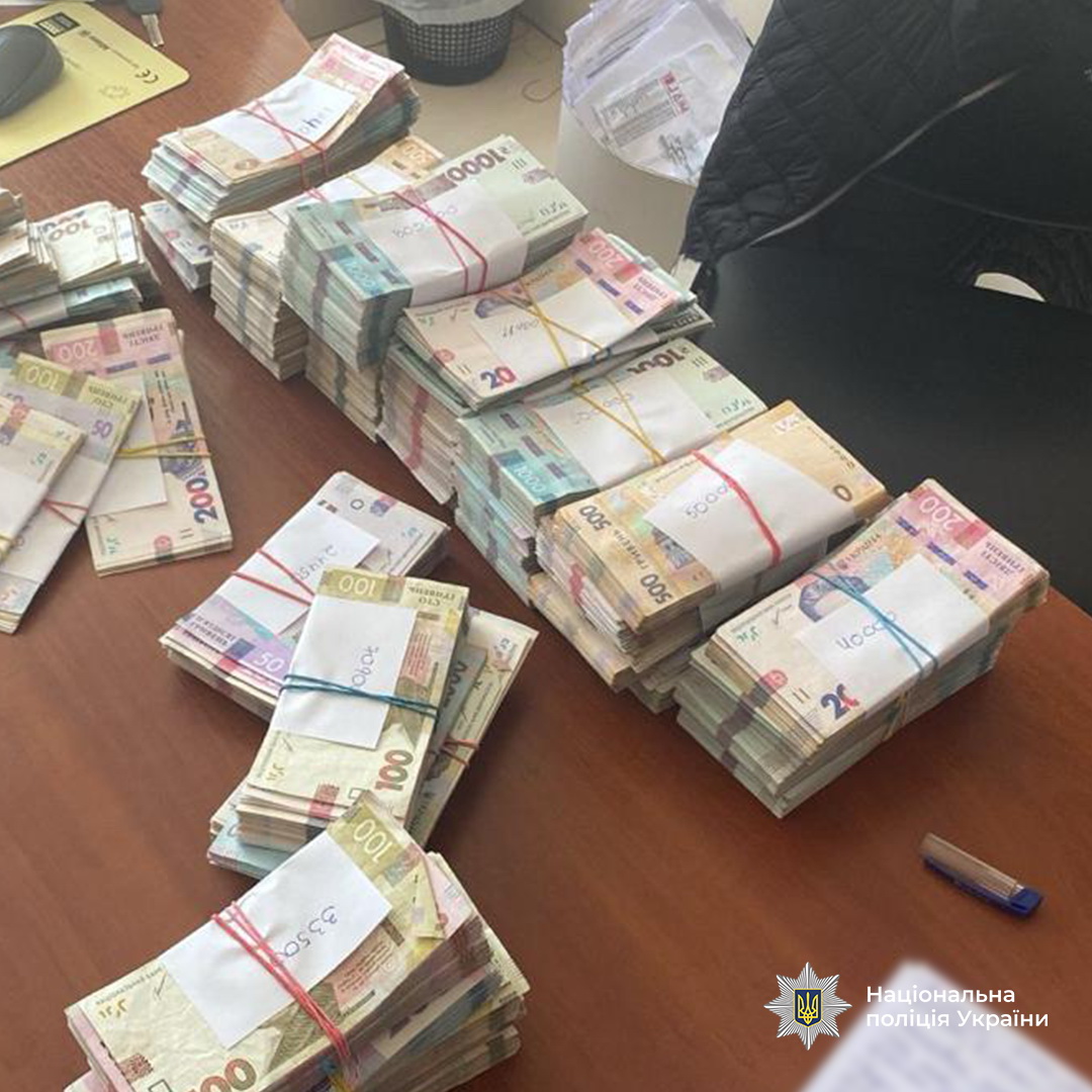 У Дніпрі викрили схему розкрадання коштів на відновленні житла після обстрілів - фото 2