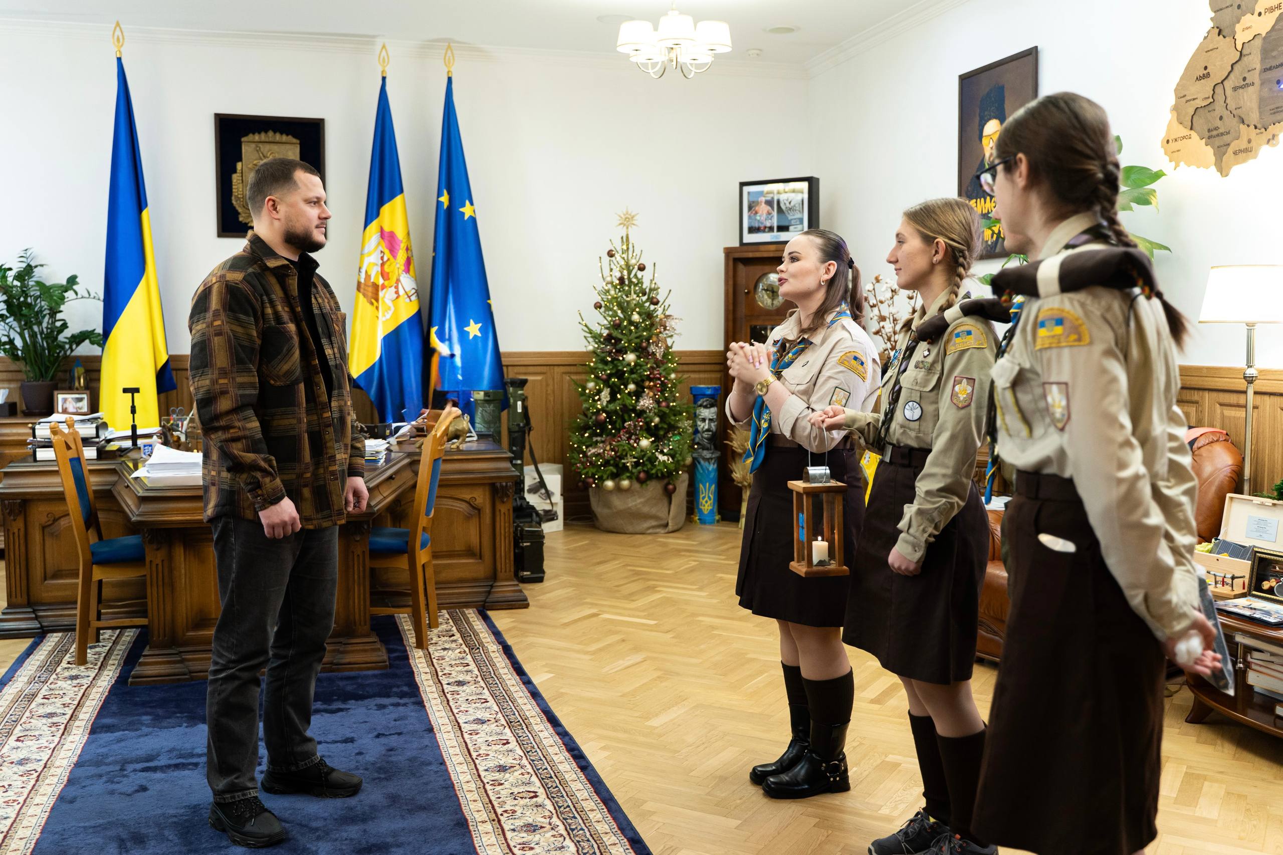 Пластуни Київщини передали Вифлеємський вогонь миру - фото 3