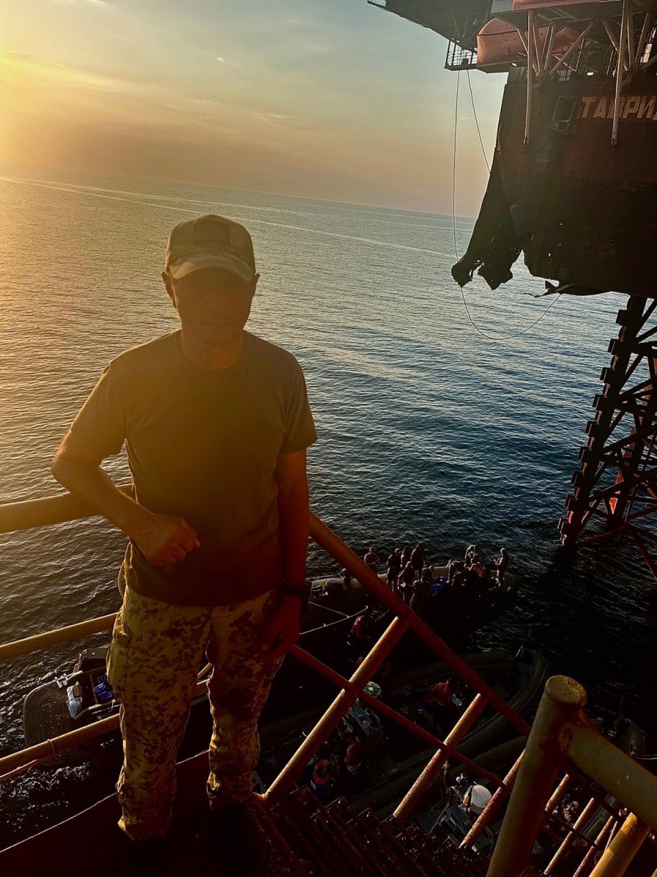 У Києві відкрили меморіальну дошку снайперу ГУР «Артан» Валерію Нетудихатці - фото 2